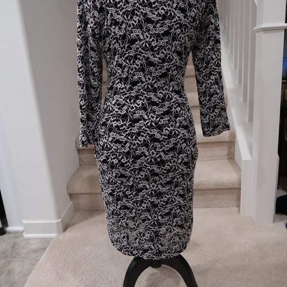 3/4 Sleeve Fitted Dress with Lace overlay - Picture 5 of 6